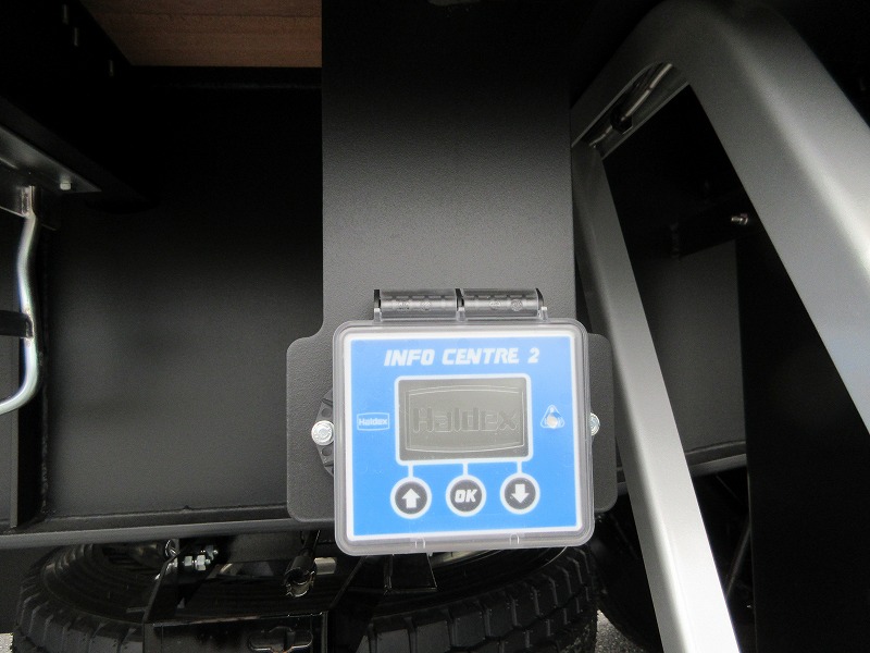 平床トレーラ　3軸
リフトアクスル　未使用車