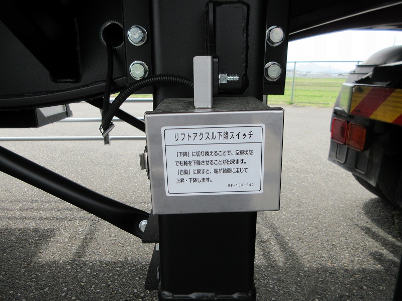 平床トレーラ　3軸
リフトアクスル　未使用車