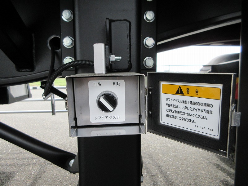 平床トレーラ　3軸
リフトアクスル　未使用車