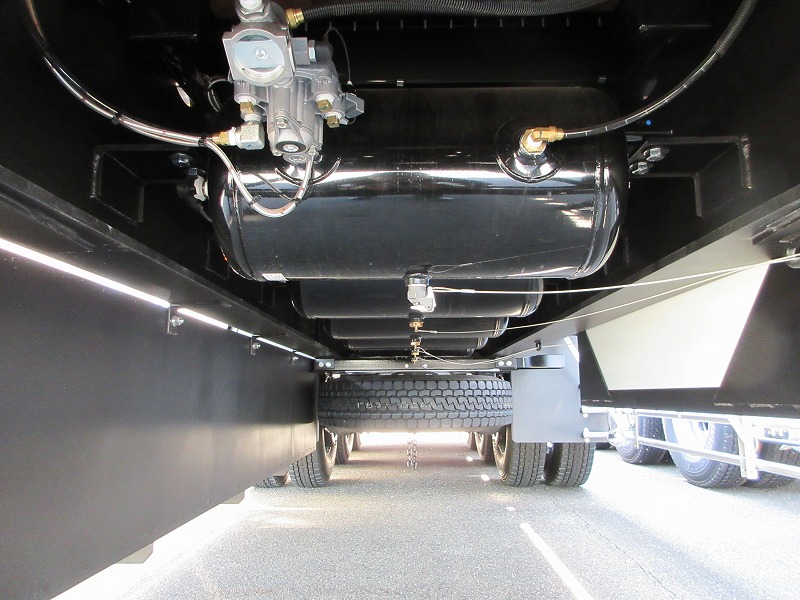 平床トレーラ　3軸
リフトアクスル　未使用車