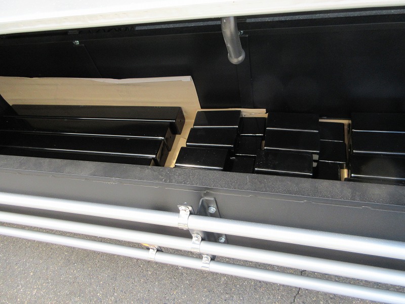 平床トレーラ　3軸
リフトアクスル　未使用車