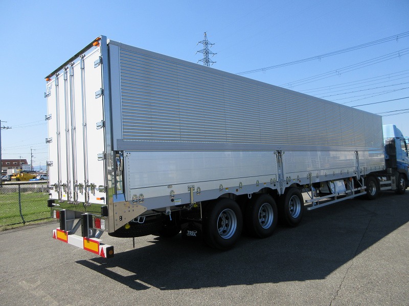 ウイングトレーラ　3軸
リフトアクスル　未使用車