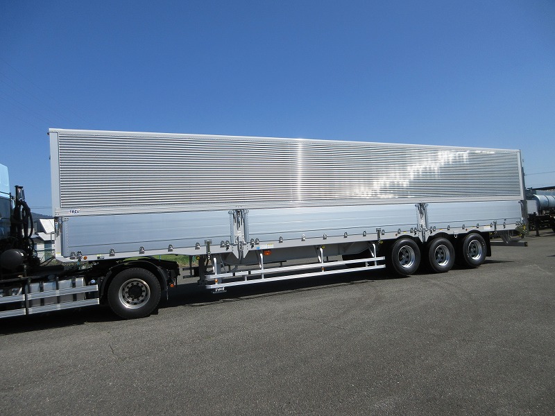 ウイングトレーラ　3軸
リフトアクスル　未使用車