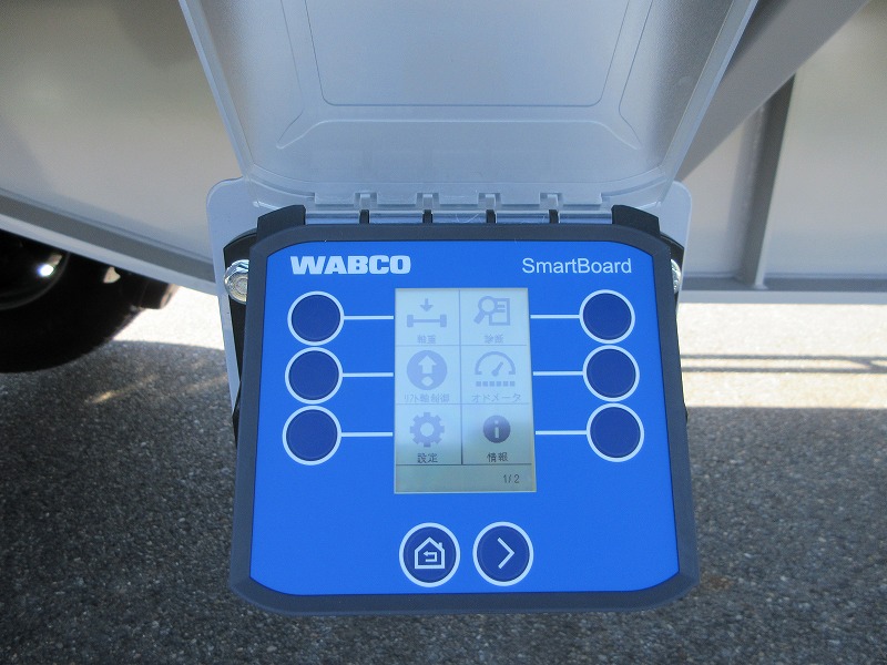 ウイングトレーラ　3軸
リフトアクスル　未使用車