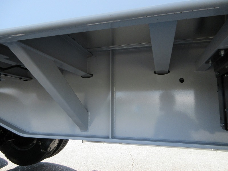 ウイングトレーラ　3軸
リフトアクスル　未使用車