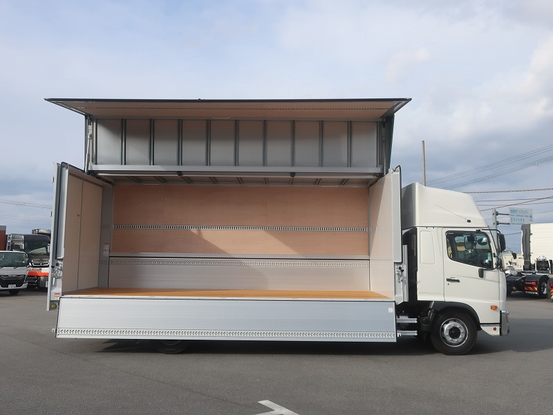 ウイング　増トン
リアエアサス　未使用車