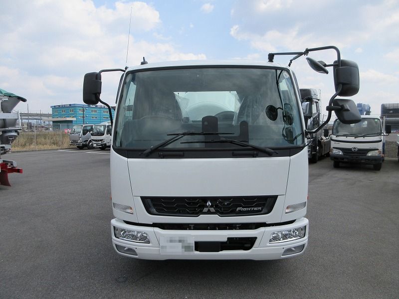 ミキサー車　高機能パッケージ
未使用車