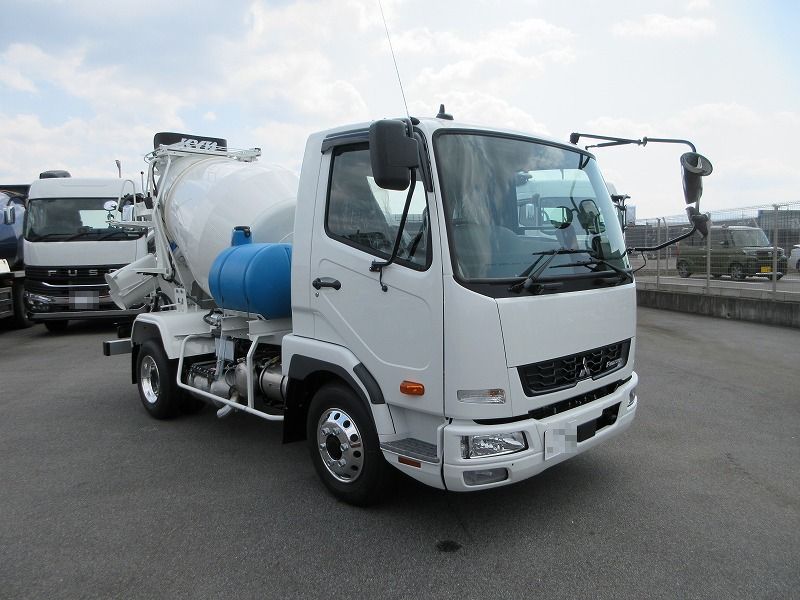 ミキサー車　高機能パッケージ
未使用車
