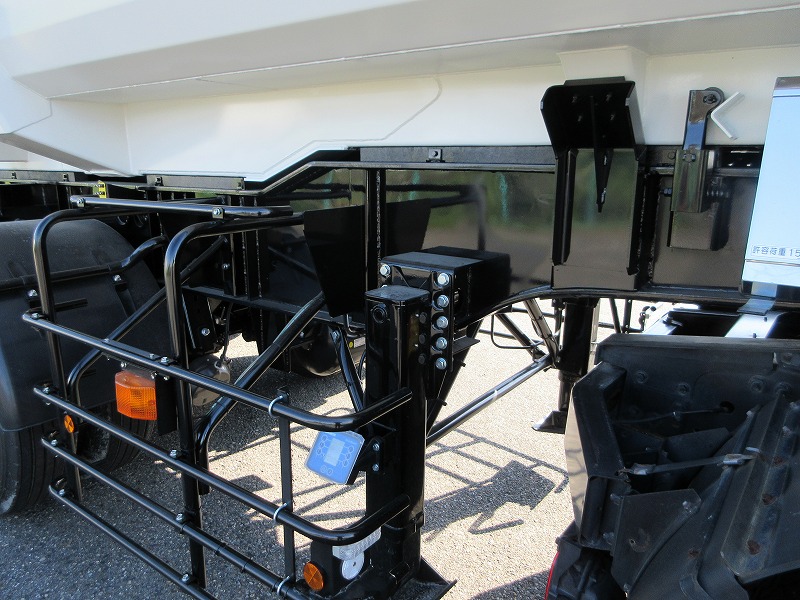 ダンプトレーラ　3軸
リフトアクスル　未使用車