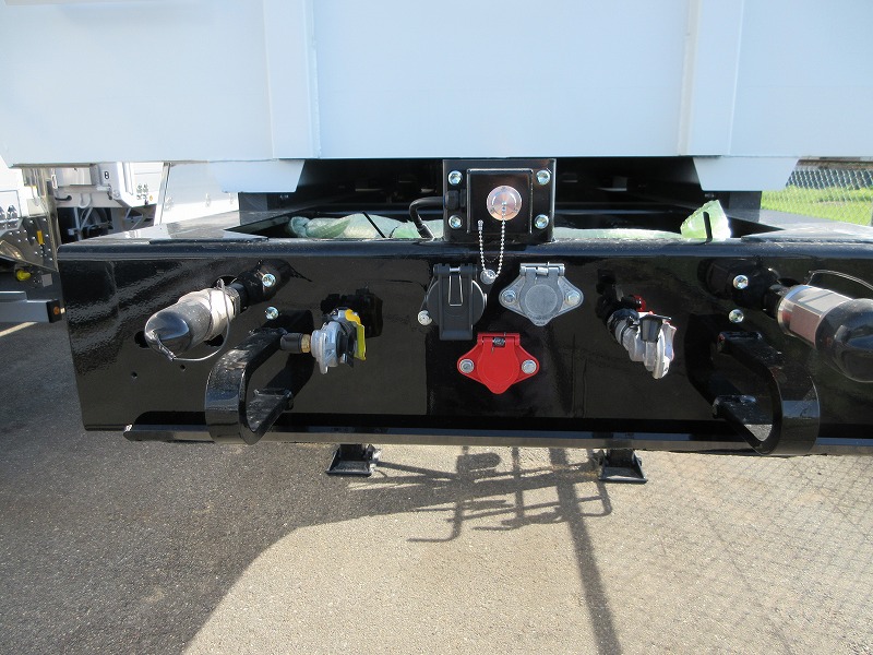 ダンプトレーラ　3軸
リフトアクスル　未使用車