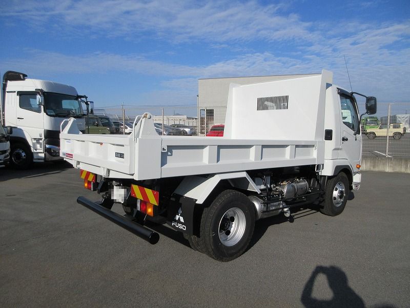 ダンプ　ベッドレス
高機能パッケージ　未使用車
