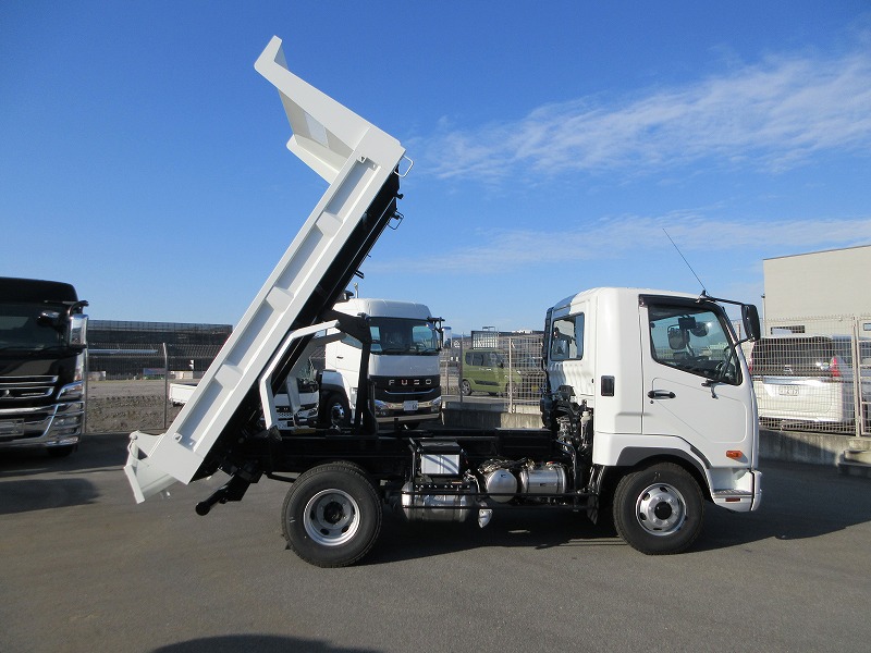 ダンプ　ベッドレス
高機能パッケージ　未使用車
