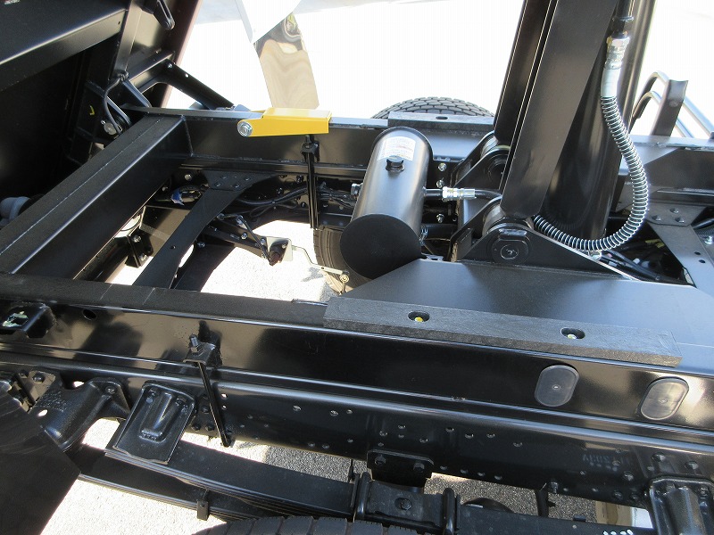 ダンプ　ベッドレス
高機能パッケージ　未使用車
