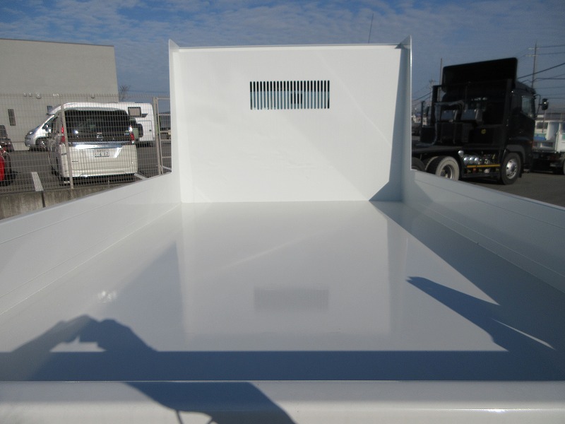 ダンプ　ベッドレス
高機能パッケージ　未使用車
