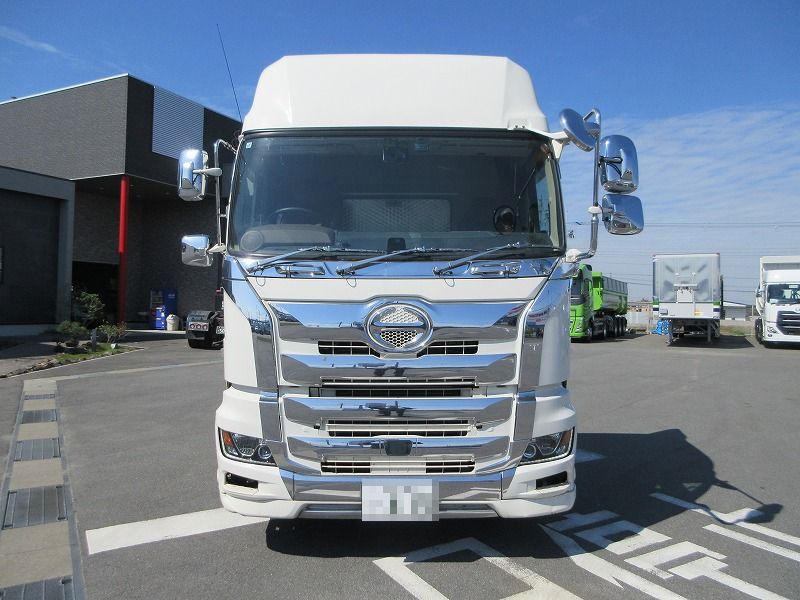 トラクタ　ハイルーフ
リアエアサス
ダンプ用油圧ポンプ付