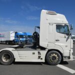 トラクタ　ハイルーフ
リアエアサス
ダンプ用油圧ポンプ付