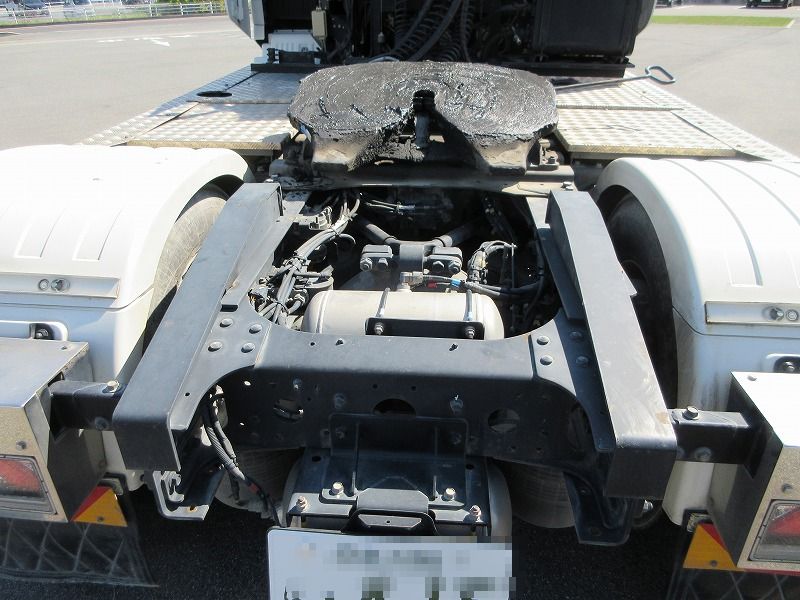 トラクタ　ハイルーフ
リアエアサス
ダンプ用油圧ポンプ付