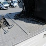 トラクタ　ハイルーフ
リアエアサス
ダンプ用油圧ポンプ付