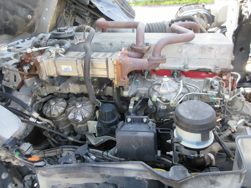 トラクタ　ハイルーフ
リアエアサス
ダンプ用油圧ポンプ付