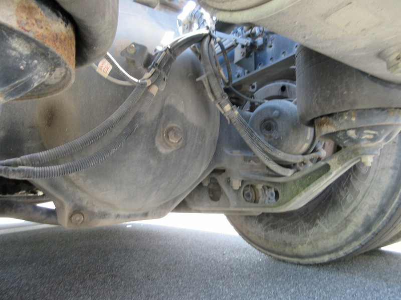 トラクタ　ハイルーフ
リアエアサス
ダンプ用油圧ポンプ付