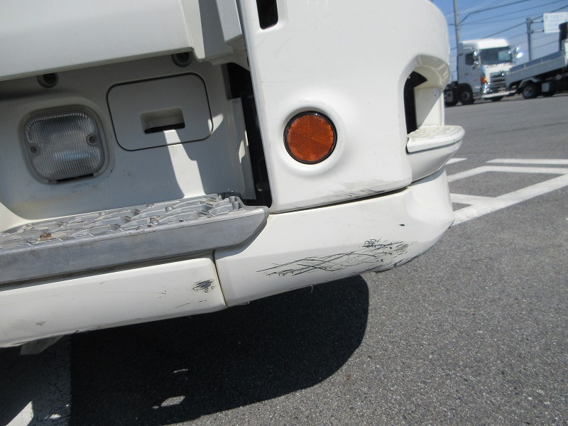 トラクタ　ハイルーフ
リアエアサス
ダンプ用油圧ポンプ付