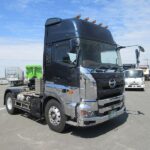 トラクタ　ハイルーフ
リアエアサス
ウォーキングフロア用油圧ポンプ付