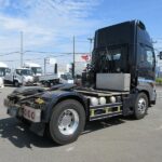 トラクタ　ハイルーフ
リアエアサス
ウォーキングフロア用油圧ポンプ付