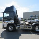 トラクタ　ハイルーフ
リアエアサス
ウォーキングフロア用油圧ポンプ付