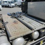 トラクタ　ハイルーフ
リアエアサス
ウォーキングフロア用油圧ポンプ付