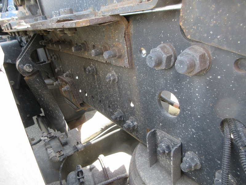 トラクタ　ハイルーフ
リアエアサス
ウォーキングフロア用油圧ポンプ付