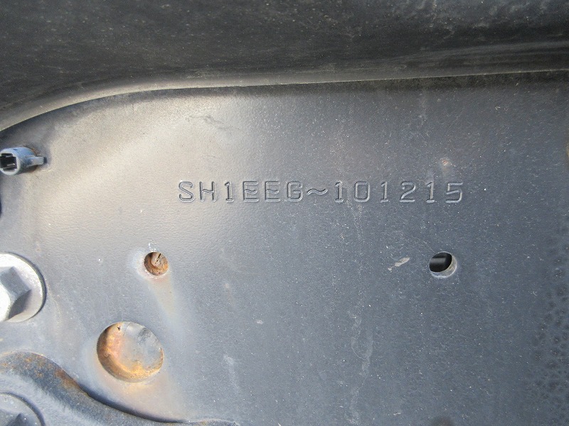 トラクタ　ハイルーフ
リアエアサス
ウォーキングフロア用油圧ポンプ付