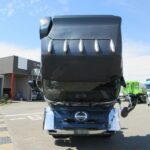 トラクタ　ハイルーフ
リアエアサス
ウォーキングフロア用油圧ポンプ付