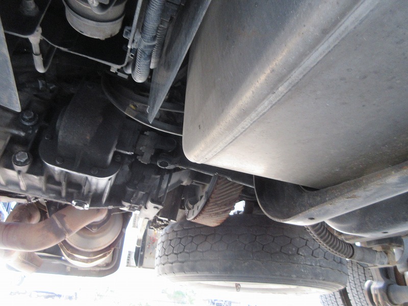 トラクタ　ハイルーフ
リアエアサス
ウォーキングフロア用油圧ポンプ付