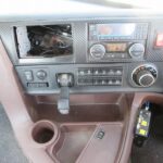 トラクタ　ハイルーフ
リアエアサス
ウォーキングフロア用油圧ポンプ付