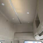 トラクタ　ハイルーフ
リアエアサス
ウォーキングフロア用油圧ポンプ付