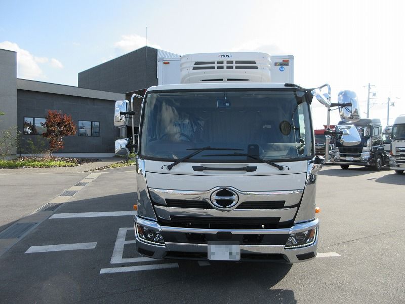 冷蔵冷凍車　リアエアサス
格納ゲート付　未使用車
