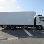 冷蔵冷凍車　リアエアサス
格納ゲート付　未使用車