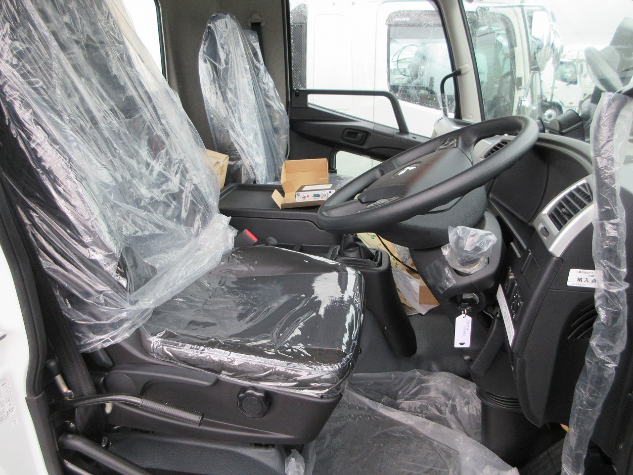 ミキサー車　高機能パッケージ
未使用車