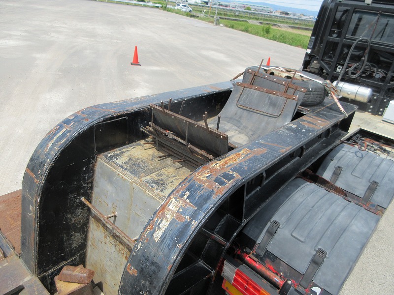 重機トレーラ　16輪
幅2,990㎜