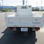 ダンプ　低床
３トン　４ナンバー　未使用車