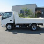 ダンプ　低床
３トン　４ナンバー　未使用車