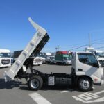 ダンプ　低床
３トン　４ナンバー　未使用車