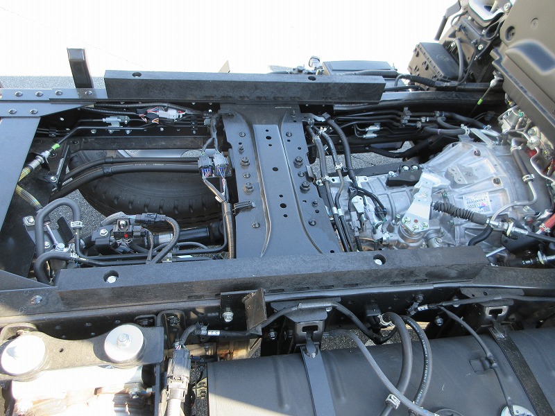 ダンプ　低床
３トン　４ナンバー　未使用車