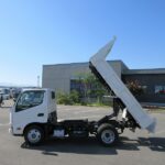 ダンプ　低床
３トン　４ナンバー　未使用車
