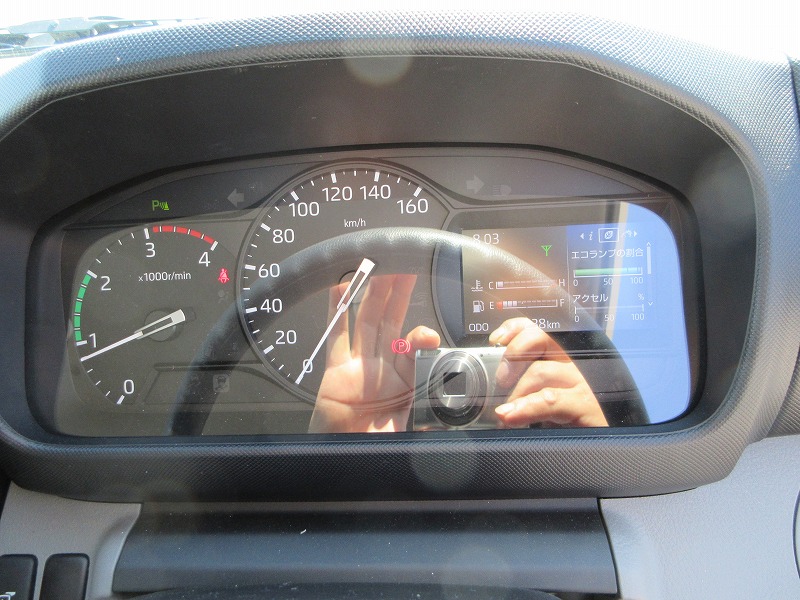 ダンプ　低床
３トン　４ナンバー　未使用車