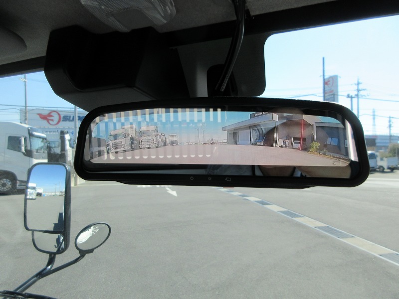 ダンプ　低床
３トン　４ナンバー　未使用車