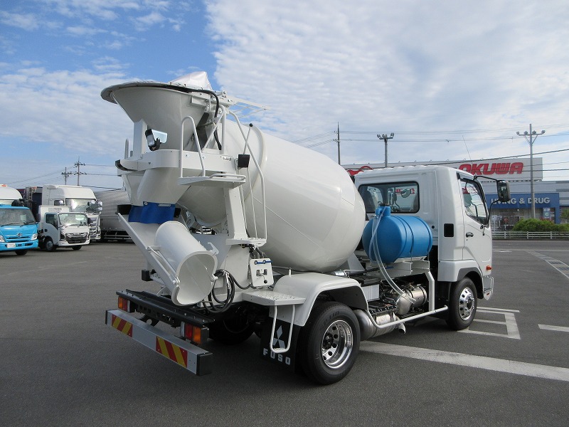 ミキサー車 高機能パッケージ
未使用車