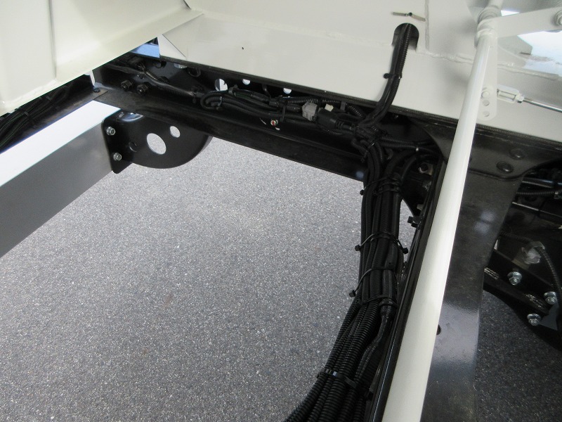 ミキサー車 高機能パッケージ
未使用車