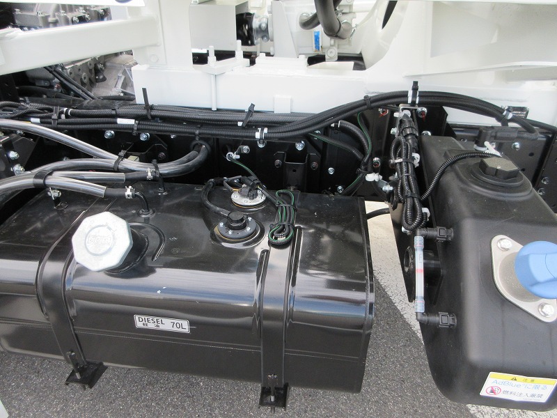 ミキサー車 高機能パッケージ
未使用車
