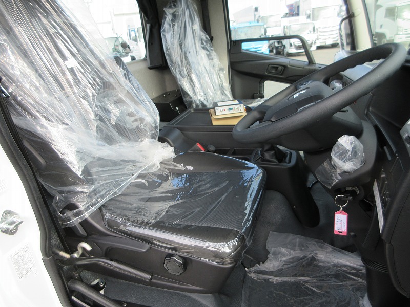 ミキサー車 高機能パッケージ
未使用車